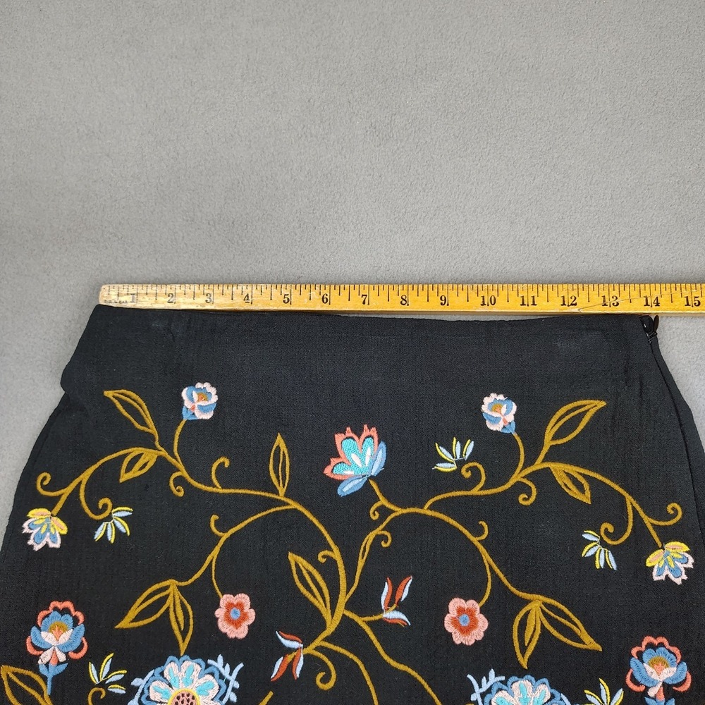 LOFT Floral Embroidered Pencil Skirt Women Size 2 Black Career Formal Cotton EC - Picture 5 of 10